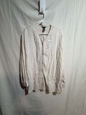 Coqueta Linen-Blend Embroidered V-Neck Button-Up Blouse